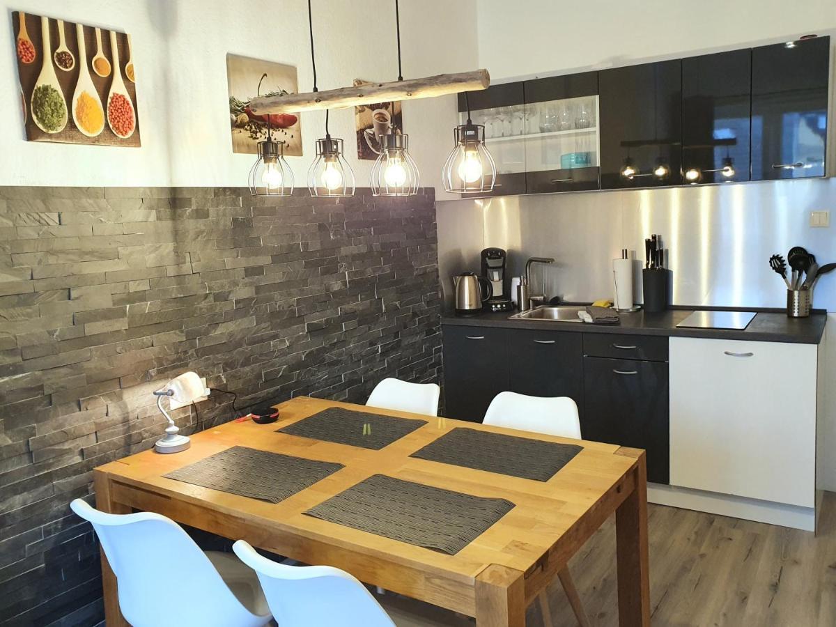 Moderne Wohlfuehloase Zentral In Seenaehe - Pillow Menu, 2 Stk 55" Smart Tvs, Netflix, Disneyplus Uvm Wetter  Exteriér fotografie