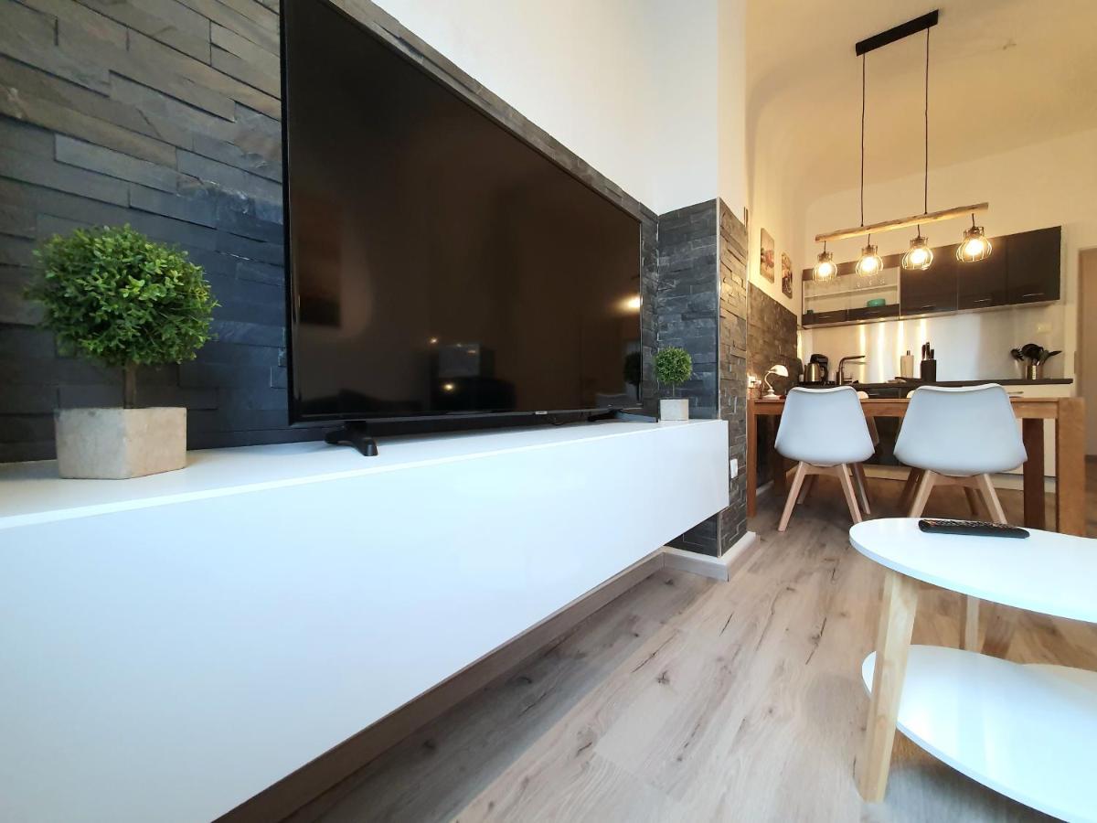 Moderne Wohlfuehloase Zentral In Seenaehe - Pillow Menu, 2 Stk 55" Smart Tvs, Netflix, Disneyplus Uvm Wetter  Exteriér fotografie
